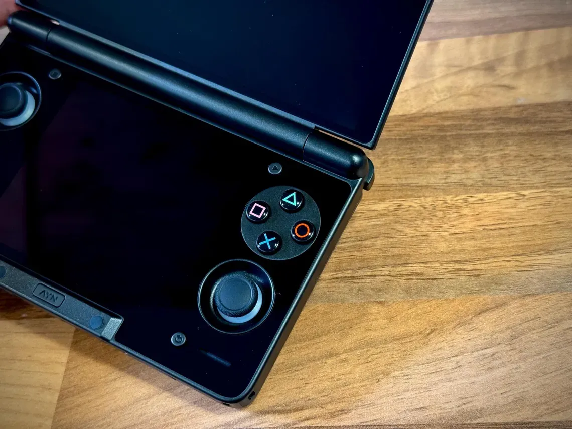 SakuraRetroModding – Custom Button Sets for AYN Thor